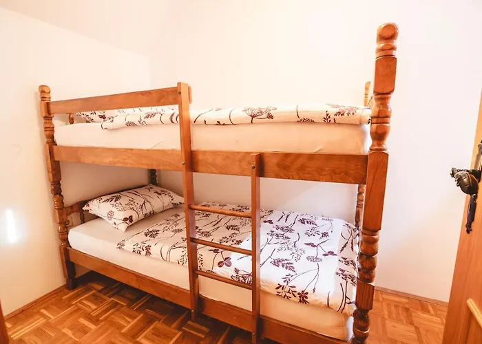 Daire Pocitniski Apartmaji - Vijolica 2 In *